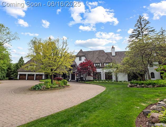 Property Photo: 2010 W Valley Road MI 48304