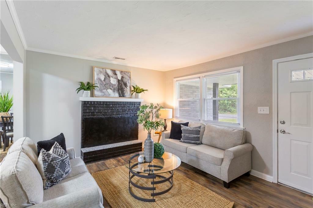 Property Photo: 2816 Romaron St VA 23323