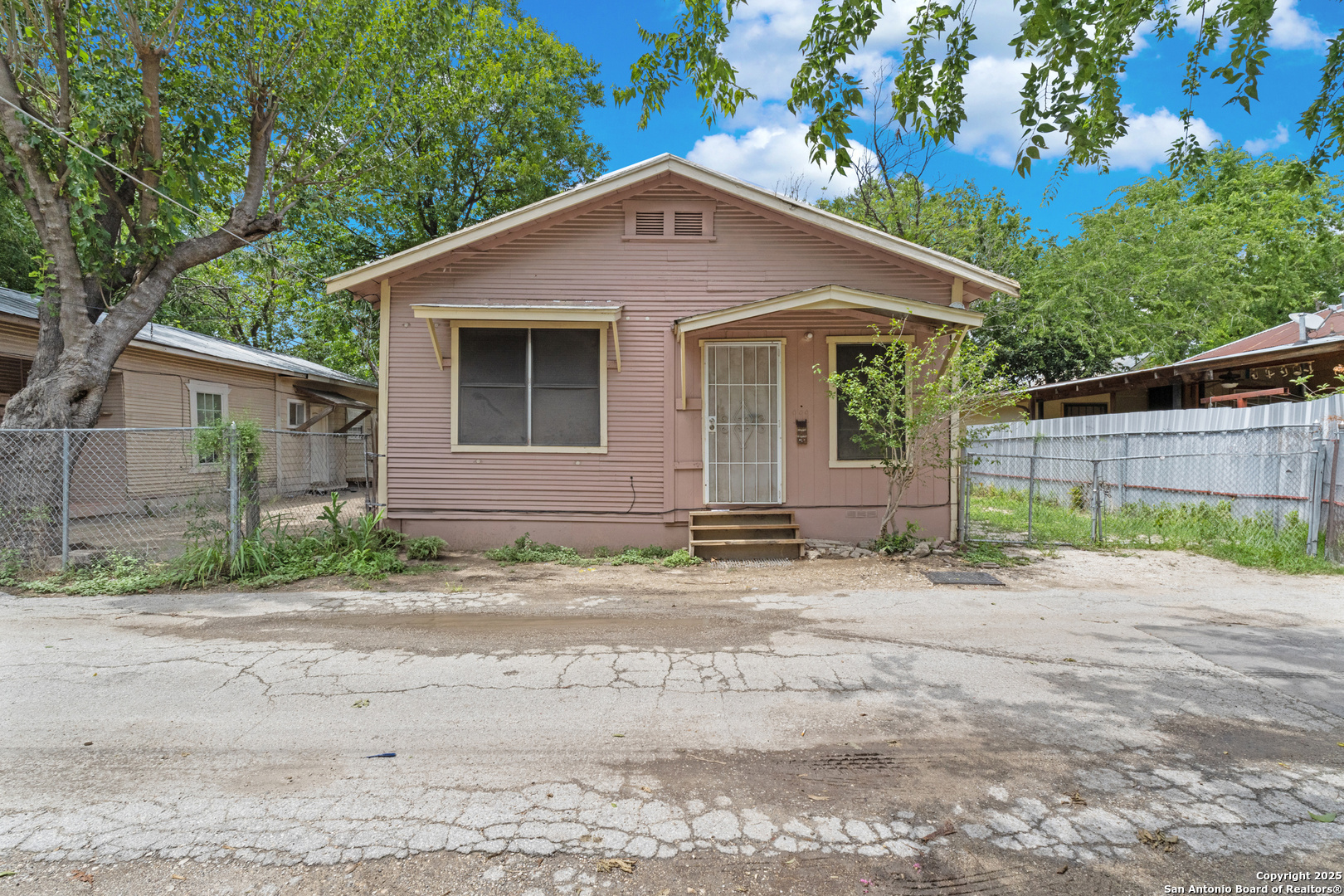 111 English Way  San Antonio TX 78207 photo