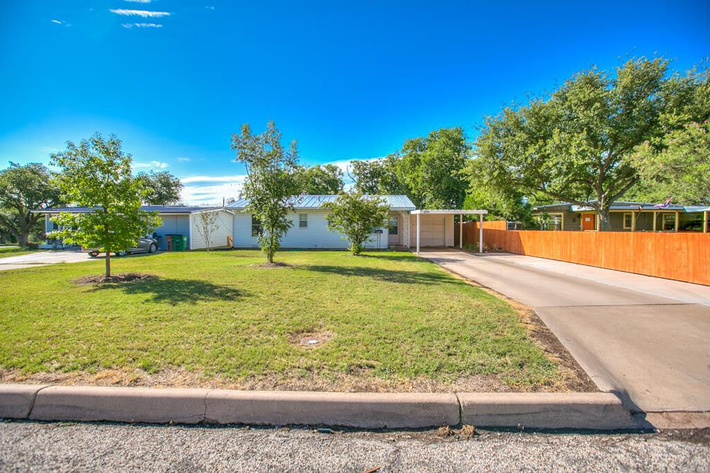 Property Photo:  2609 W Harris Avenue  TX 76901 