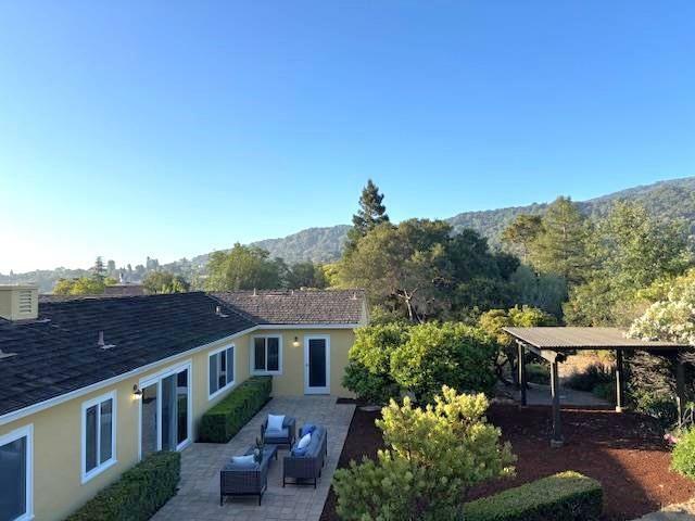 Property Photo: 25900 Vinedo Lane CA 94022