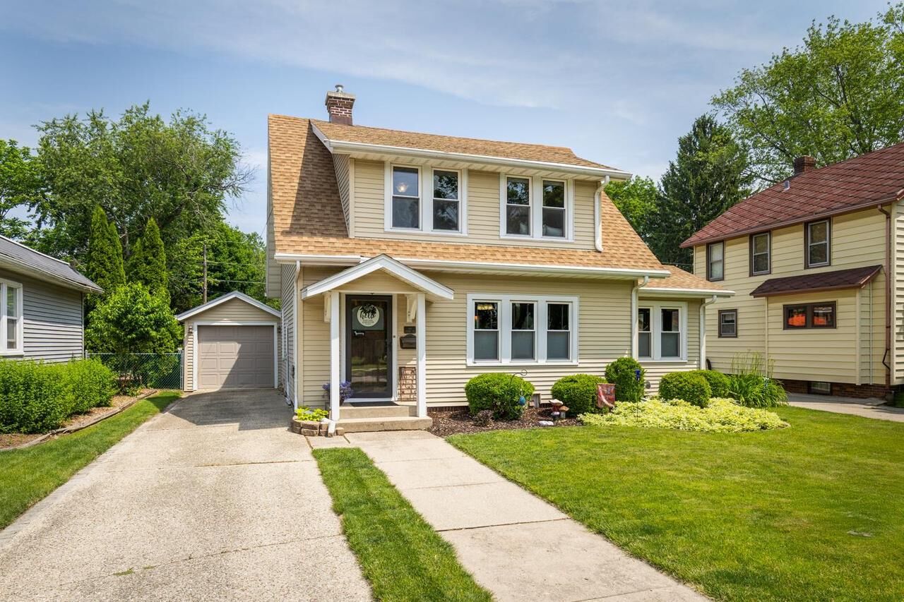 Property Photo: 1205 Blaine Avenue WI 53545