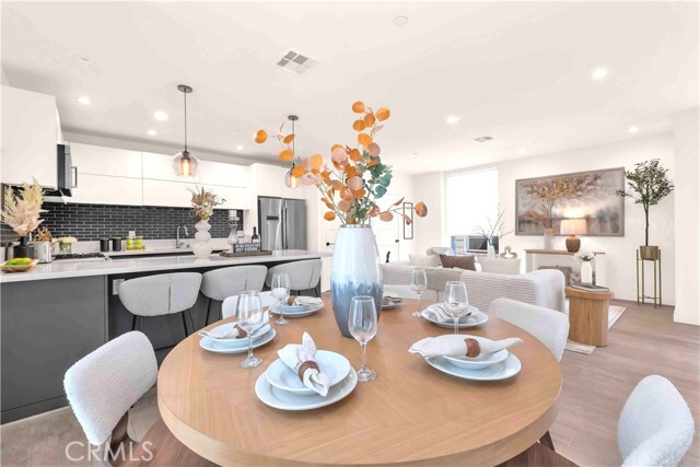 Property Photo: 113 N Manhattan Place CA 90004