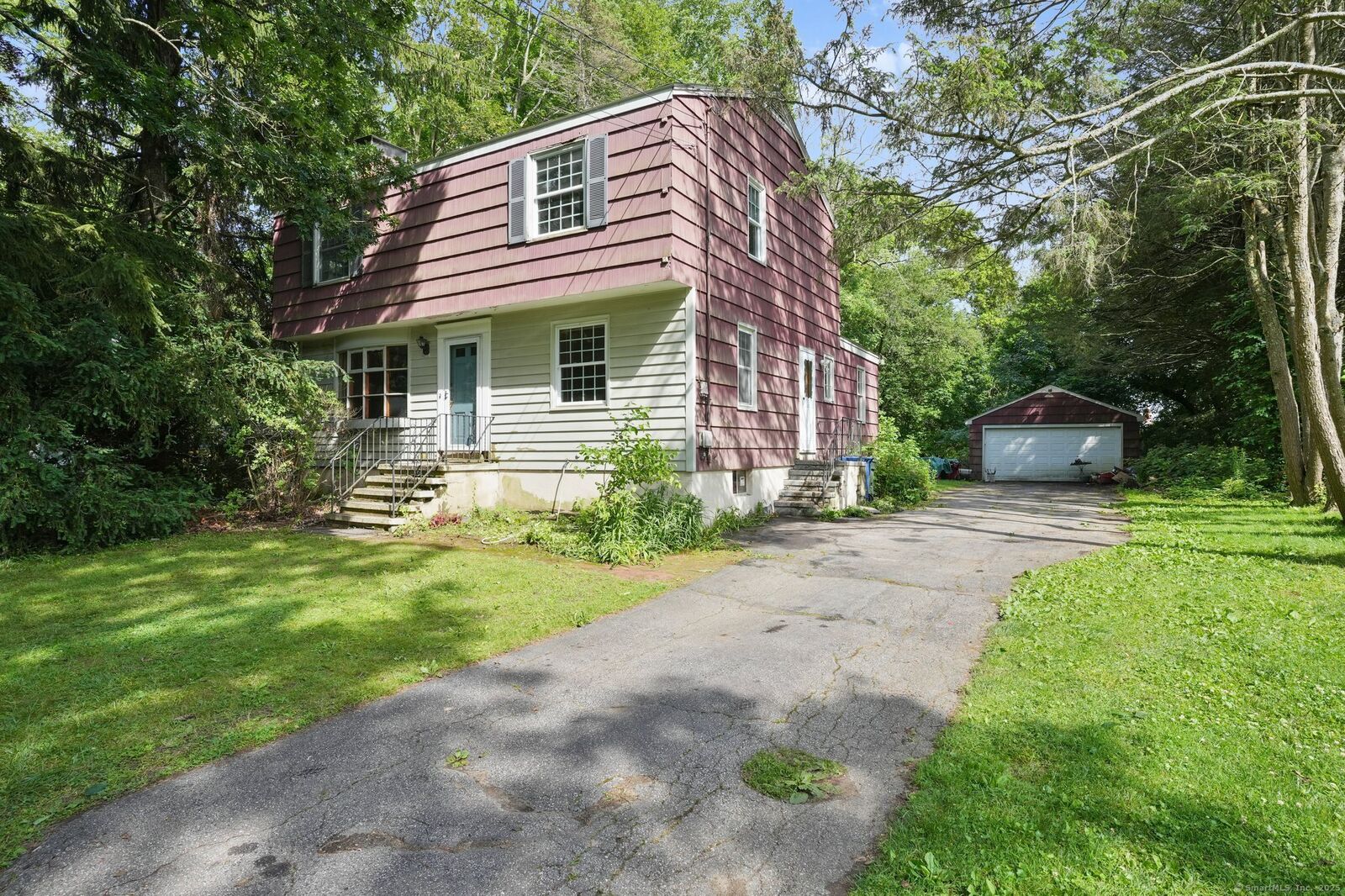 Property Photo:  163 North Street  CT 06611 