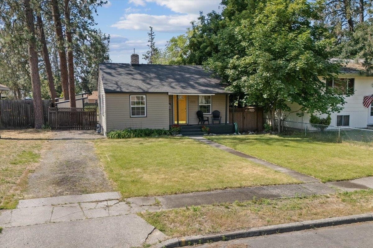 Property Photo: 4303 W Crown Ave WA 99205