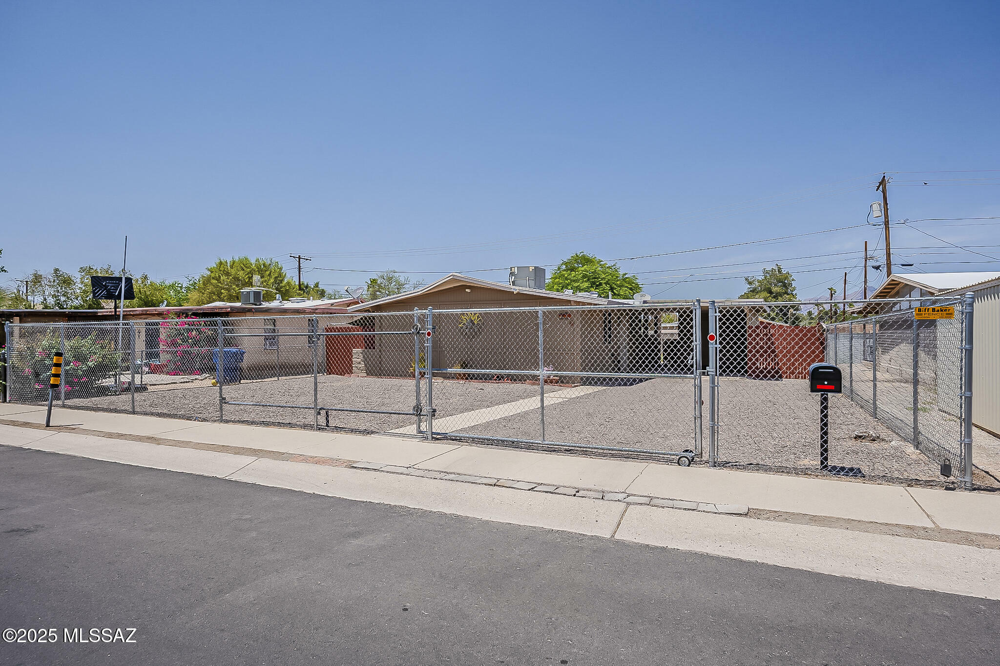 Property Photo: 3621 E 27th Street AZ 85713