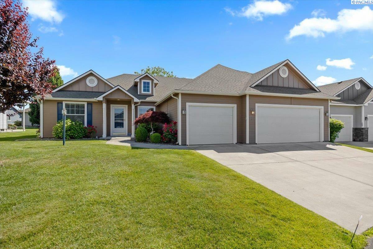 Property Photo: 106 Muirfield Lane WA 99301