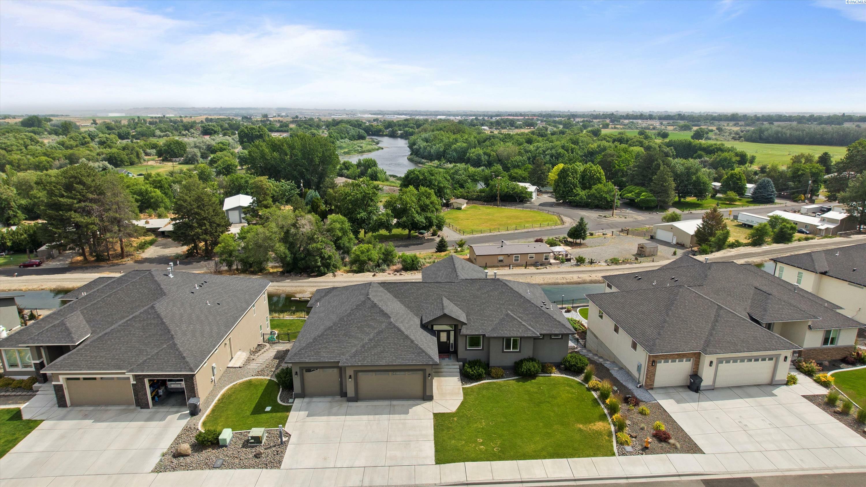 Property Photo: 3404 Bing St WA 99353