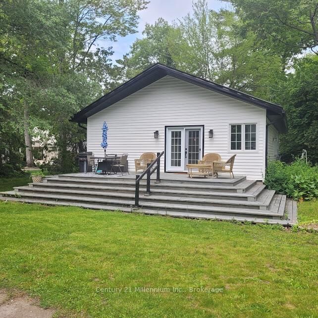 19 Hastings Avenue  Tiny ON L0L 1P0 photo