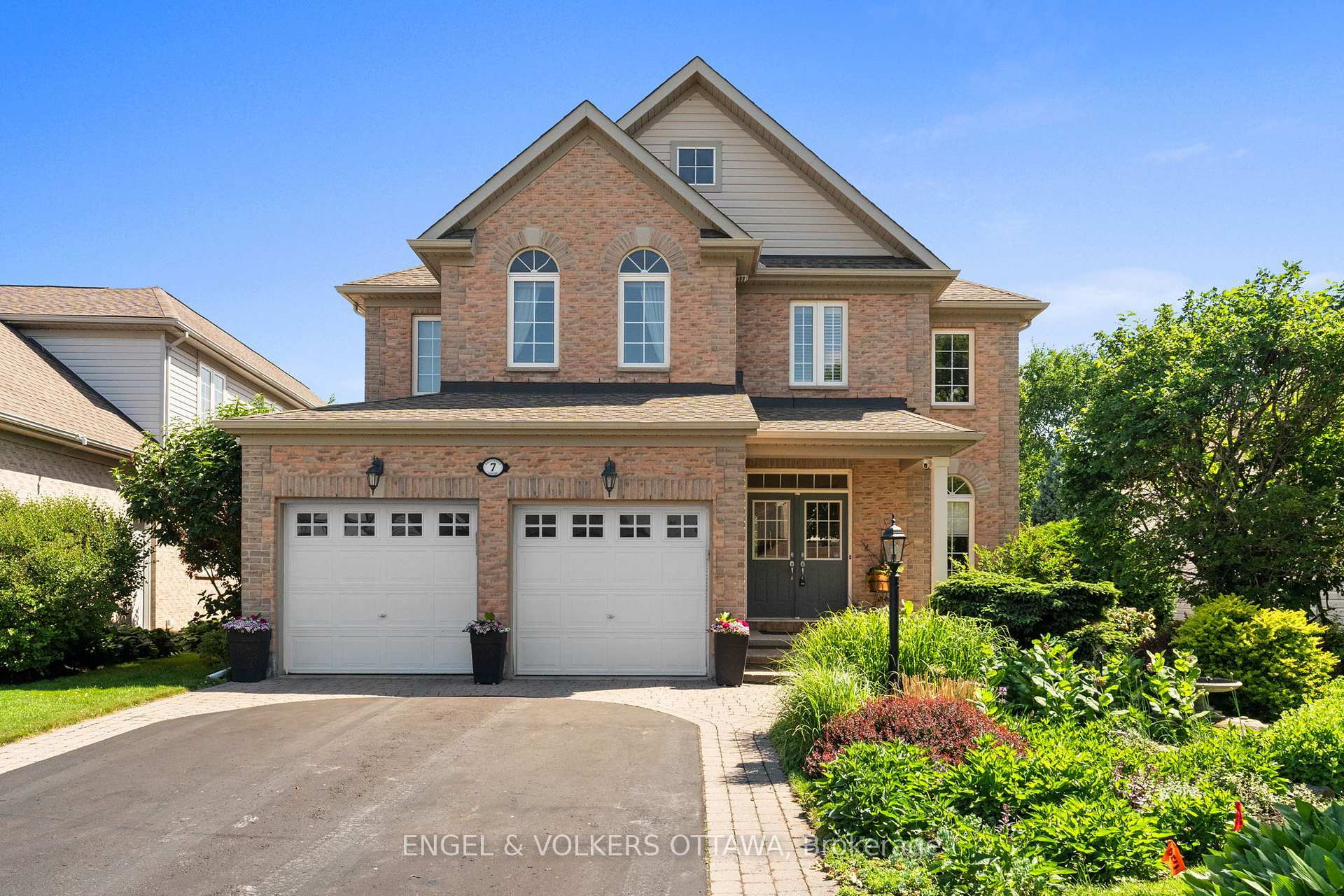 Photo de la propriété: 7 Knotwood Court ON K2J 5E5