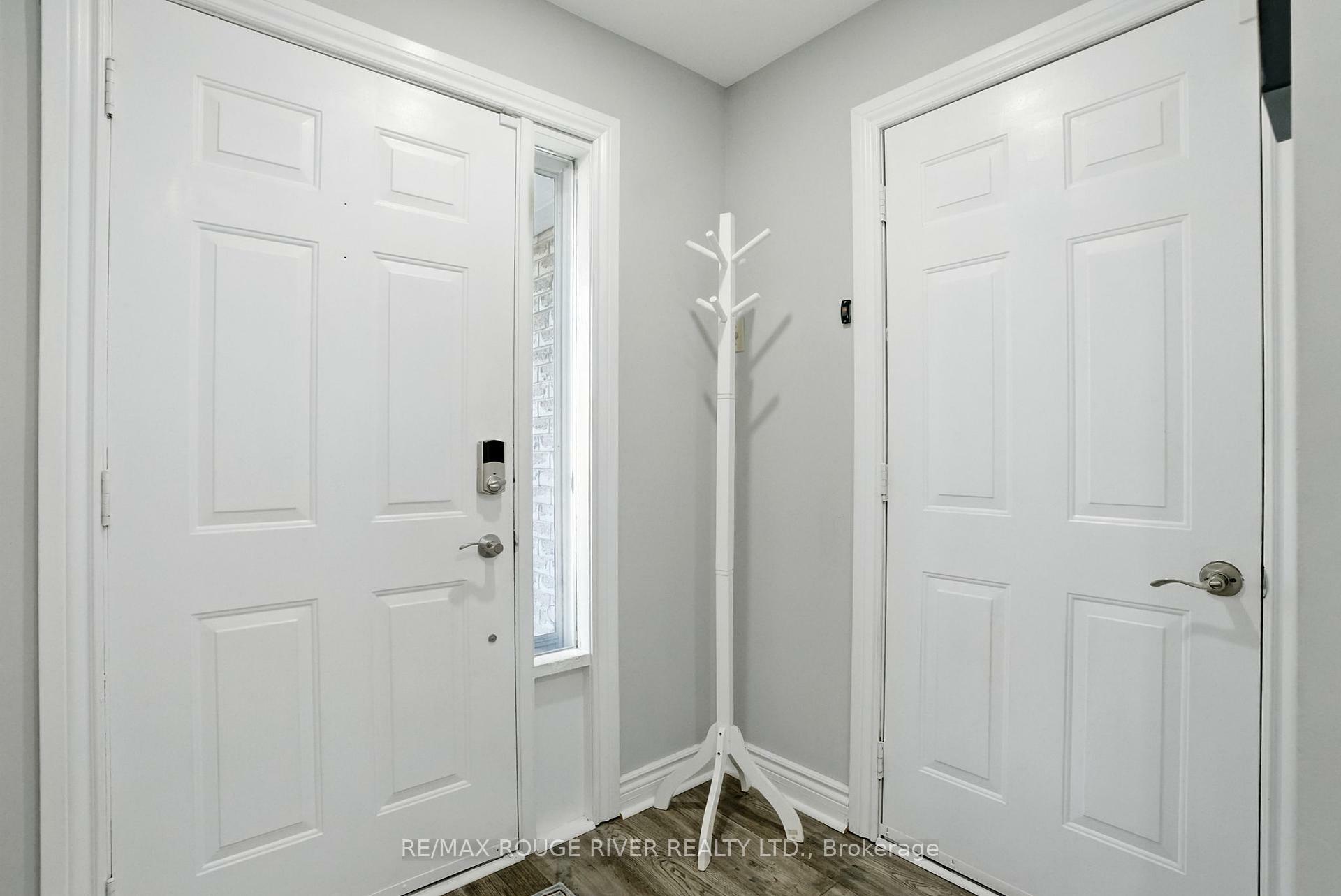 Property Photo:  105 Overbank Drive  ON L1J 7Y9 