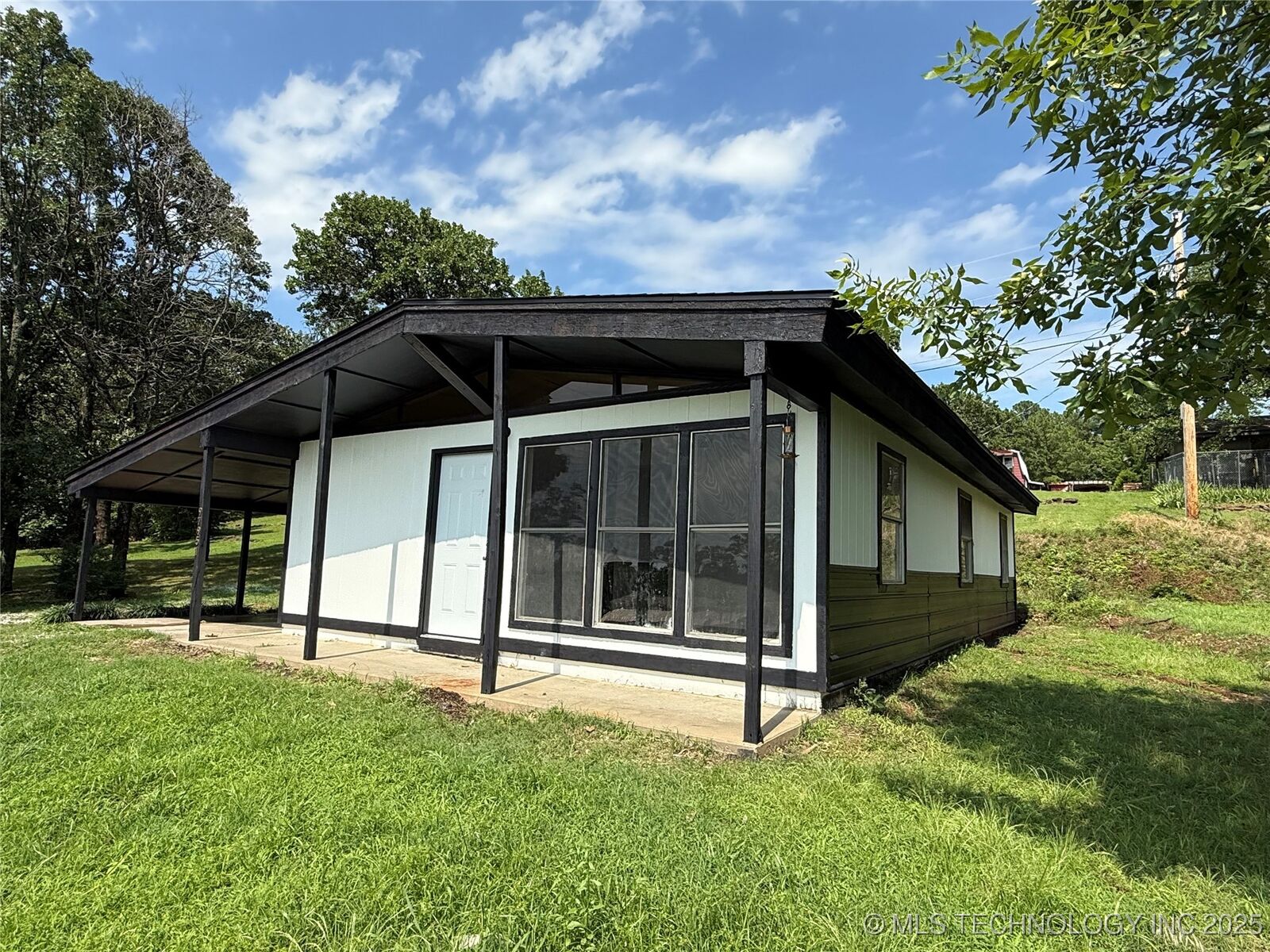 Property Photo: 97951 S 4489 Road OK 74962