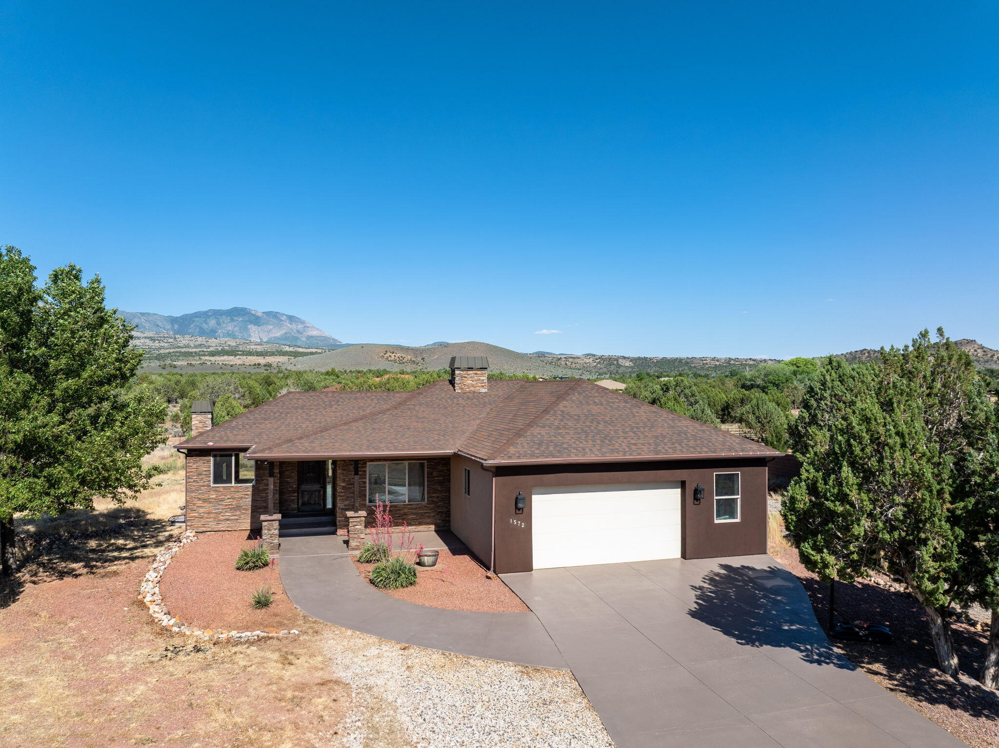 Property Photo: 1572 N Canyon Trails Dr UT 84783