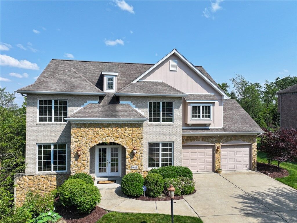 Property Photo:  2023 Sterling Dr  PA 15057 
