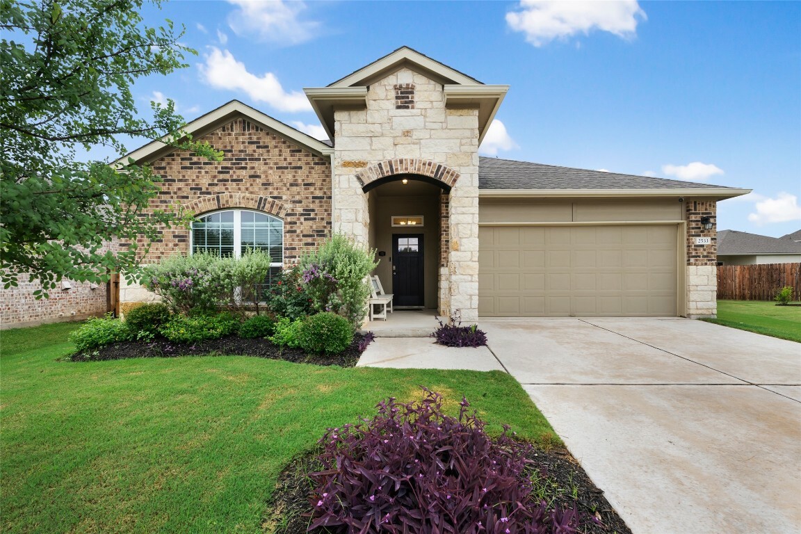 Property Photo: 2533 Buffalo Ford Court TX 78628