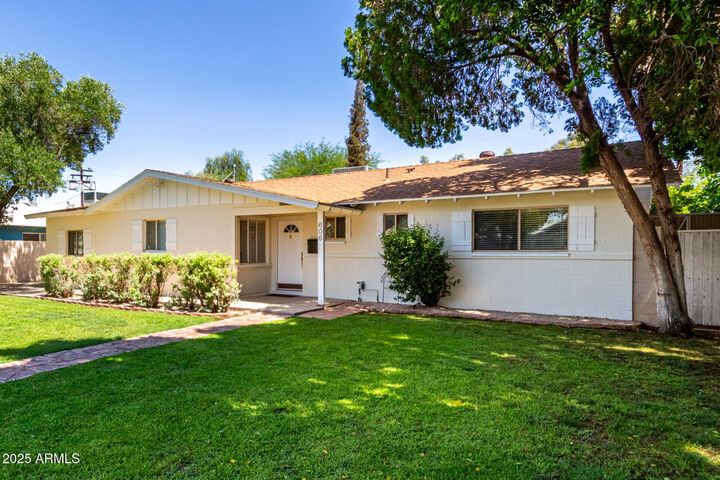 Property Photo:  606 W 15th Street  AZ 85281 