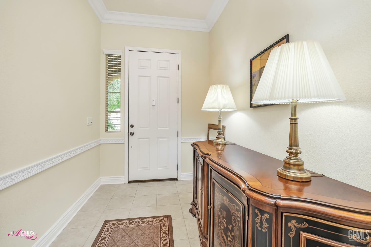 Property Photo: 14019 Park Palisades Drive CA 93306