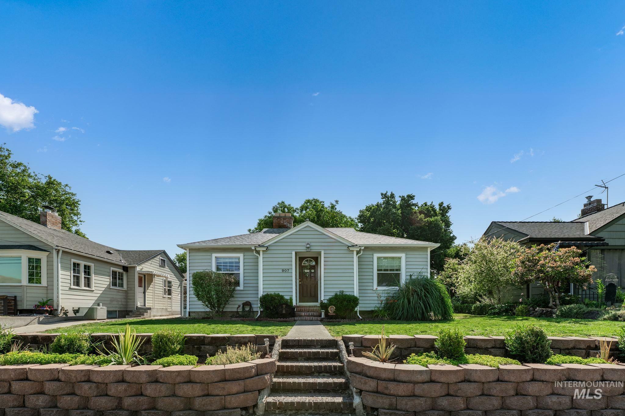 Property Photo:  907 3rd St  ID 83501 