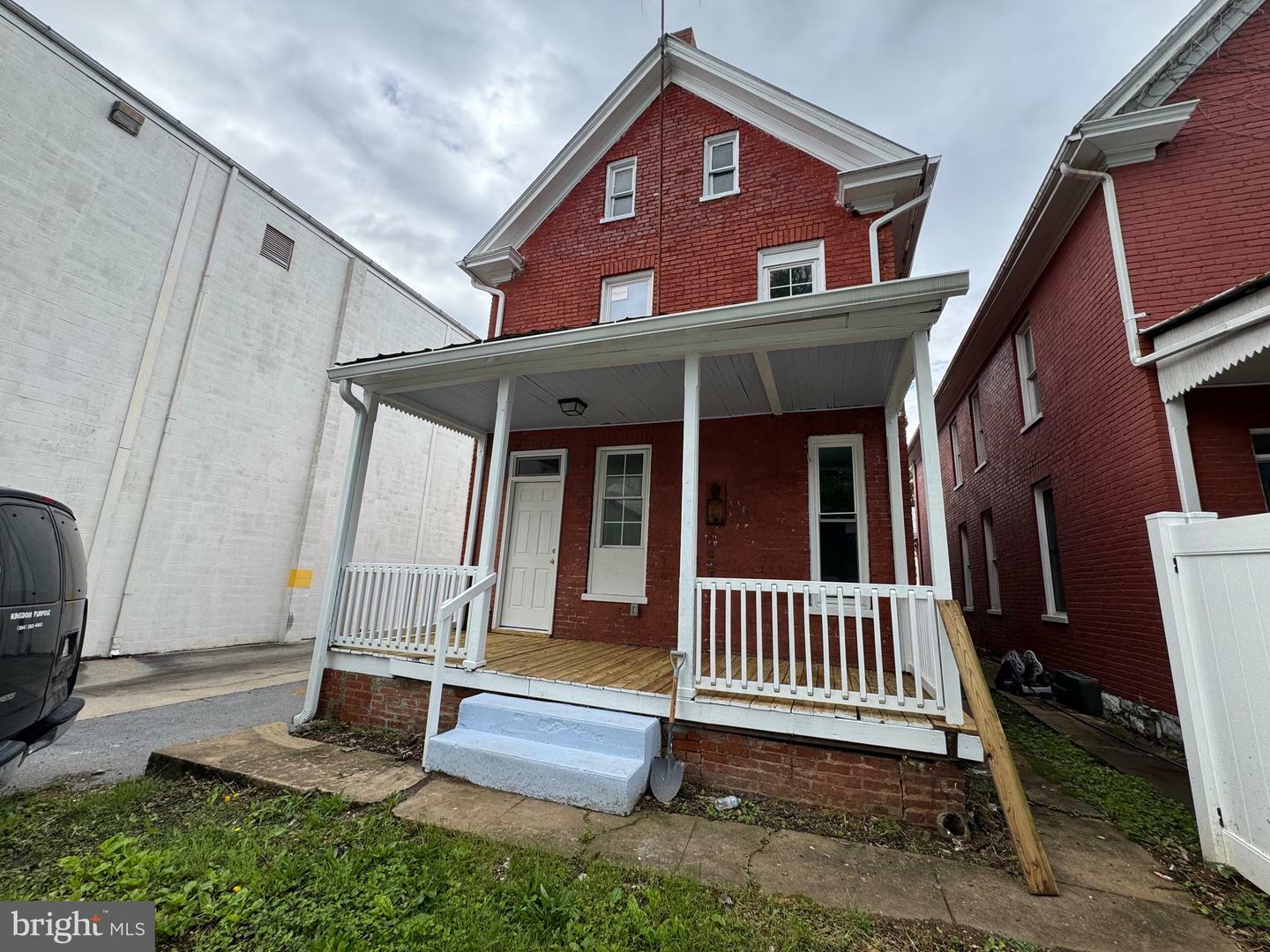 Property Photo: 212 W John Street WV 25401