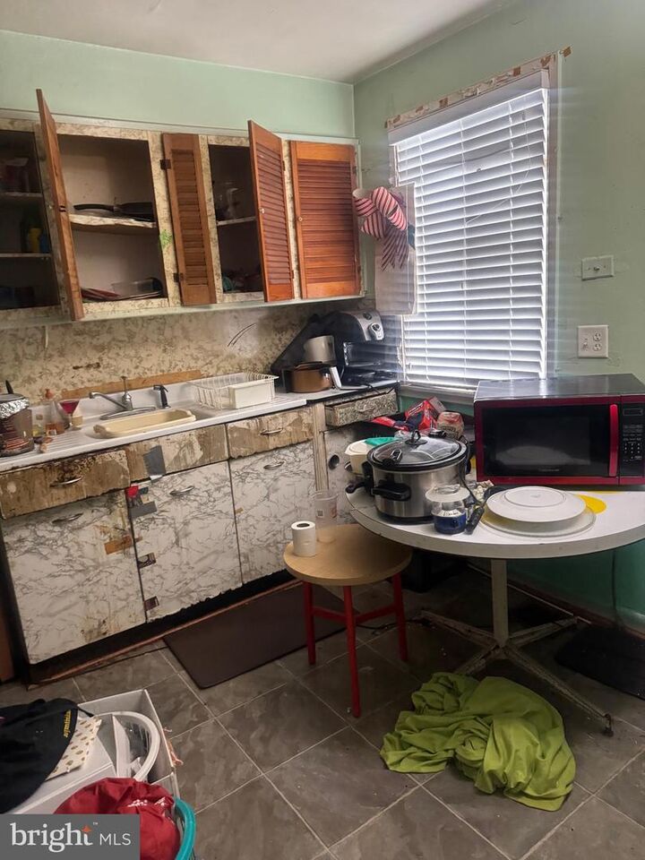 Property Photo:  1400 Farmingdale Avenue  MD 20743 