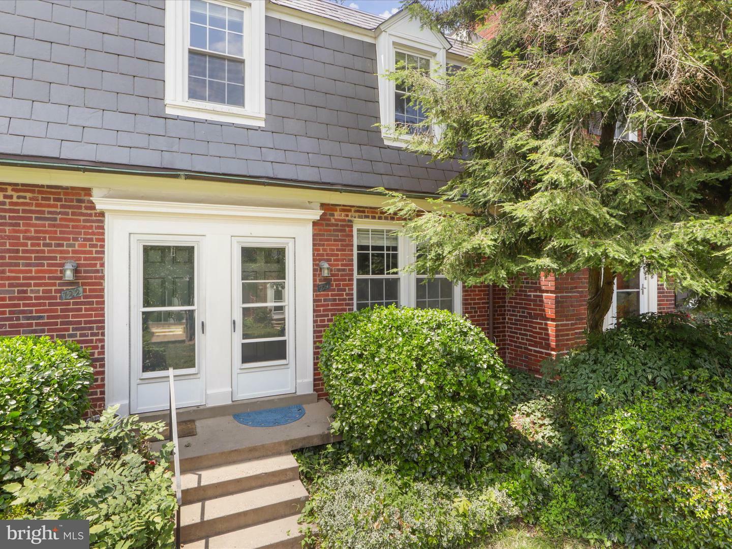 Property Photo: 2600 16th Street S 721 VA 22204