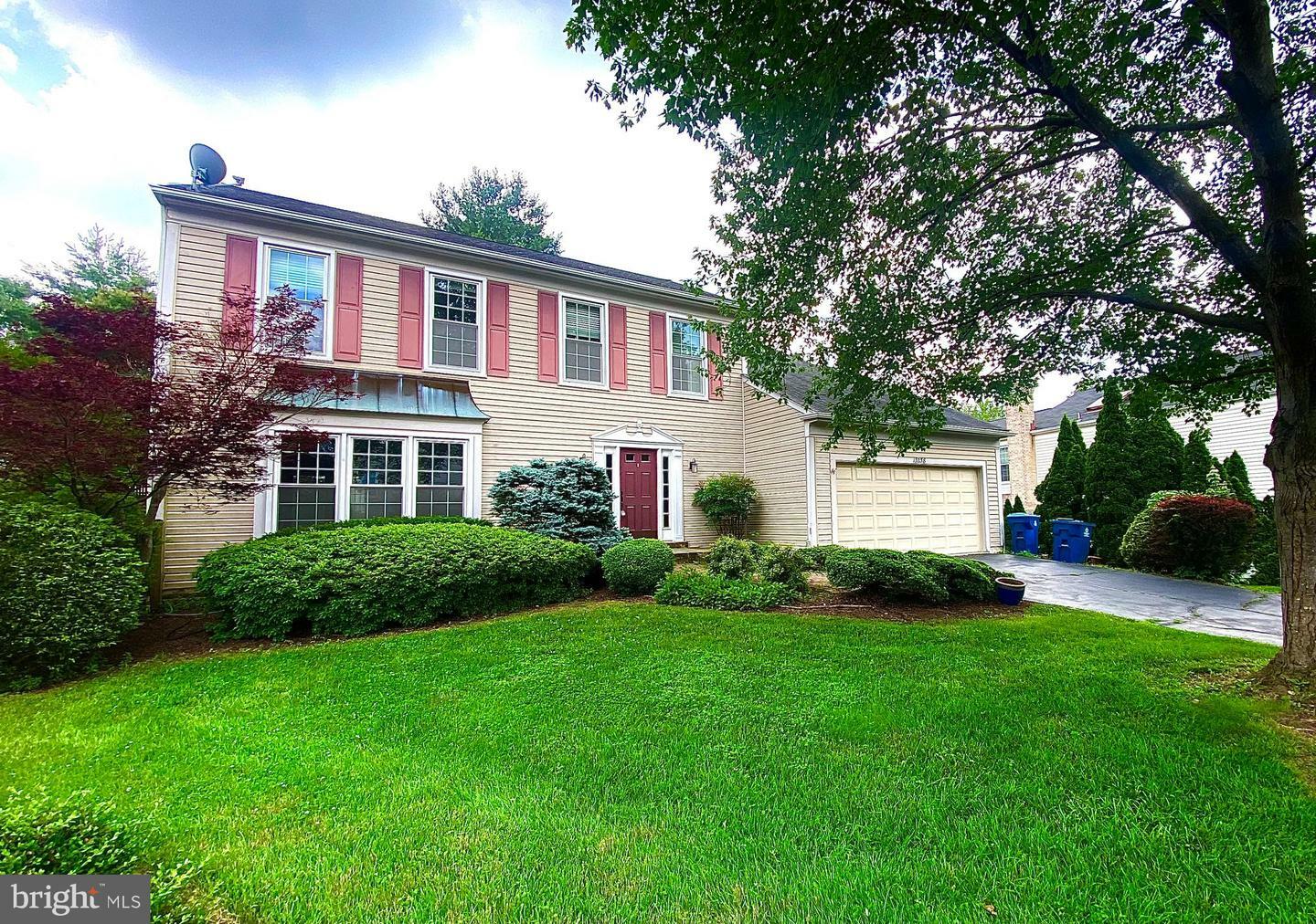 Property Photo: 13238 Pleasant Glen Court VA 20171
