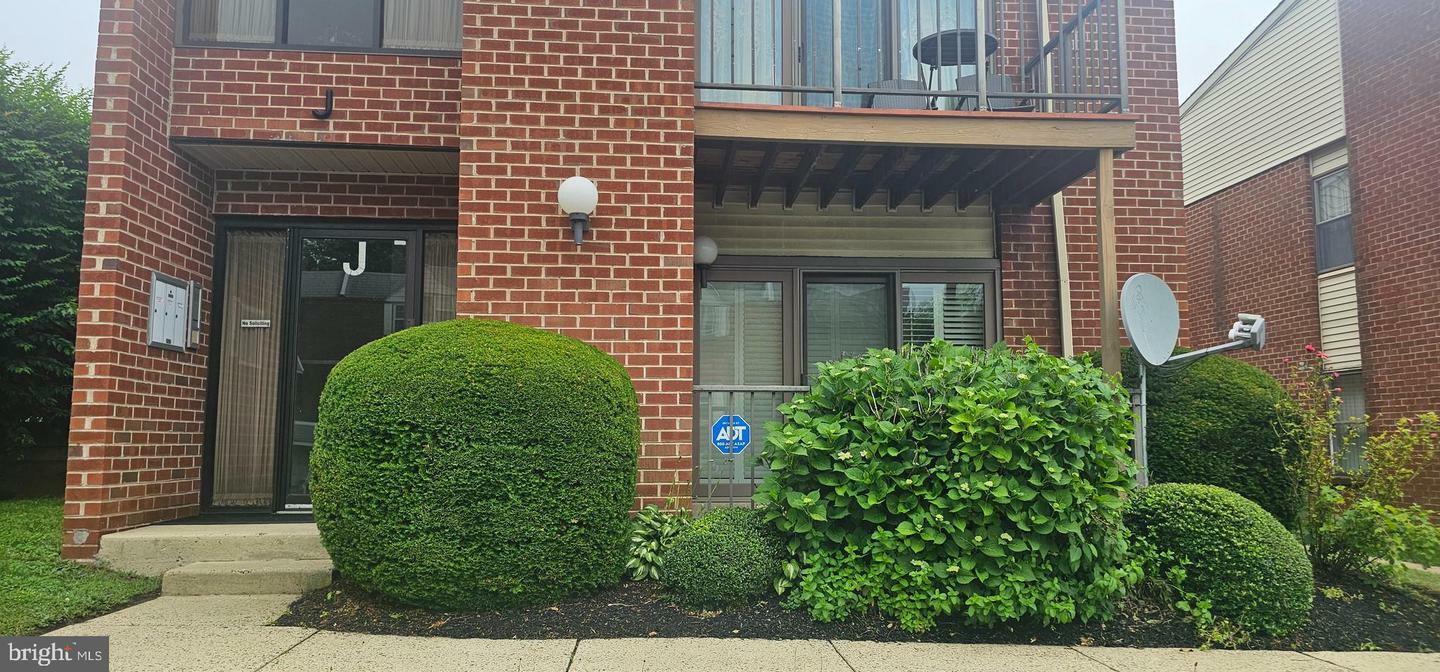 Property Photo: 2089 Welsh Road J1 PA 19115