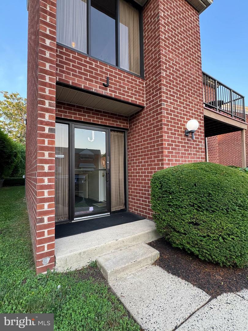 Property Photo: 2089 Welsh Road J1 PA 19115