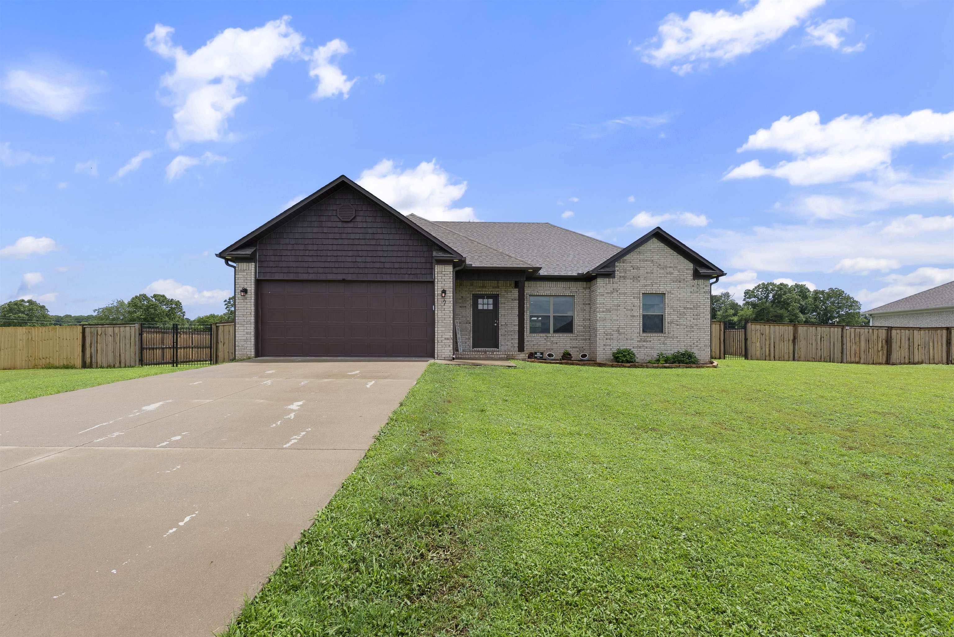 Property Photo: 7 Edward Way AR 72058