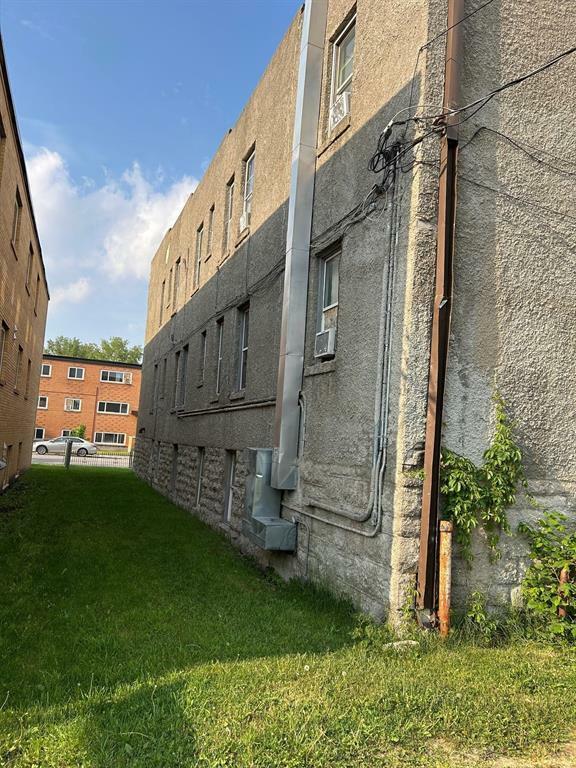 Property Photo: 250 Talbot Avenue MB R2L 0P8