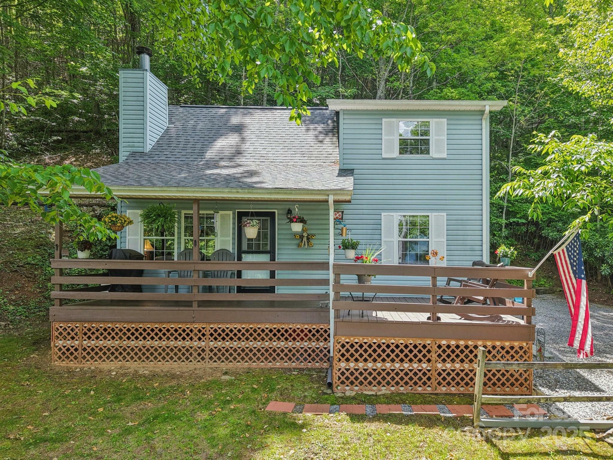 Property Photo: 84 Hawk Nest Road NC 28751