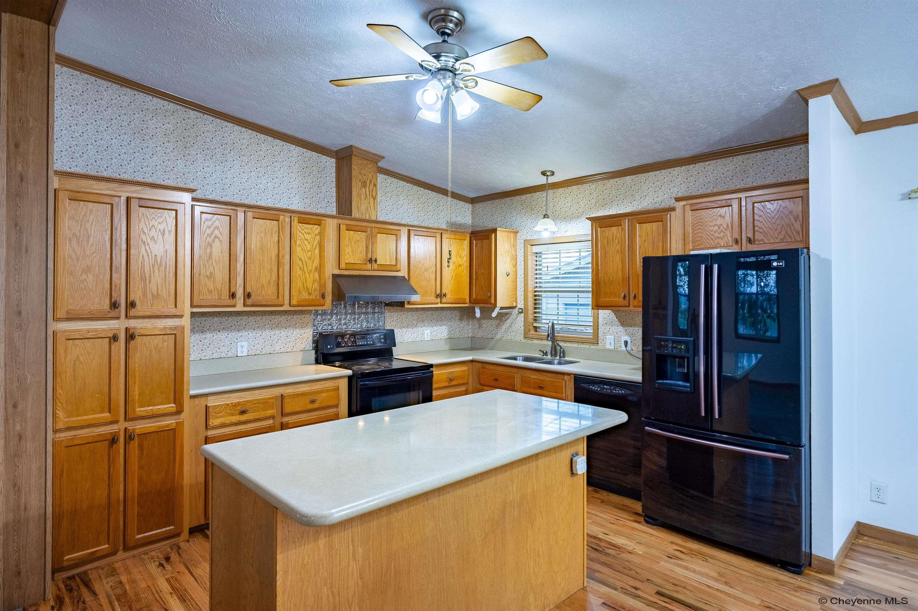 Property Photo: 1054 Blue Mtn Rd WY 82009