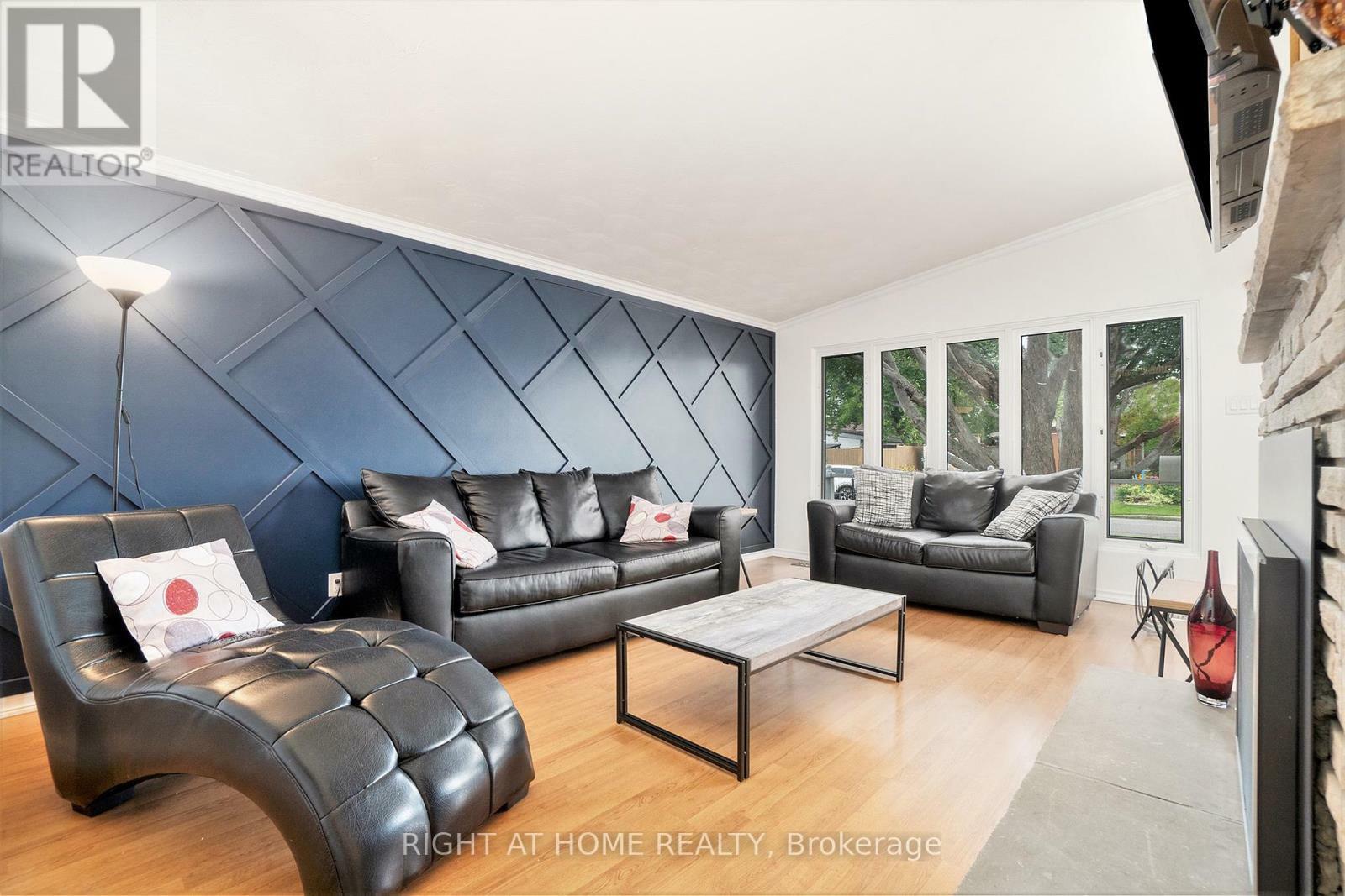 Property Photo: 1391 Sault Street ON K1E 1G8