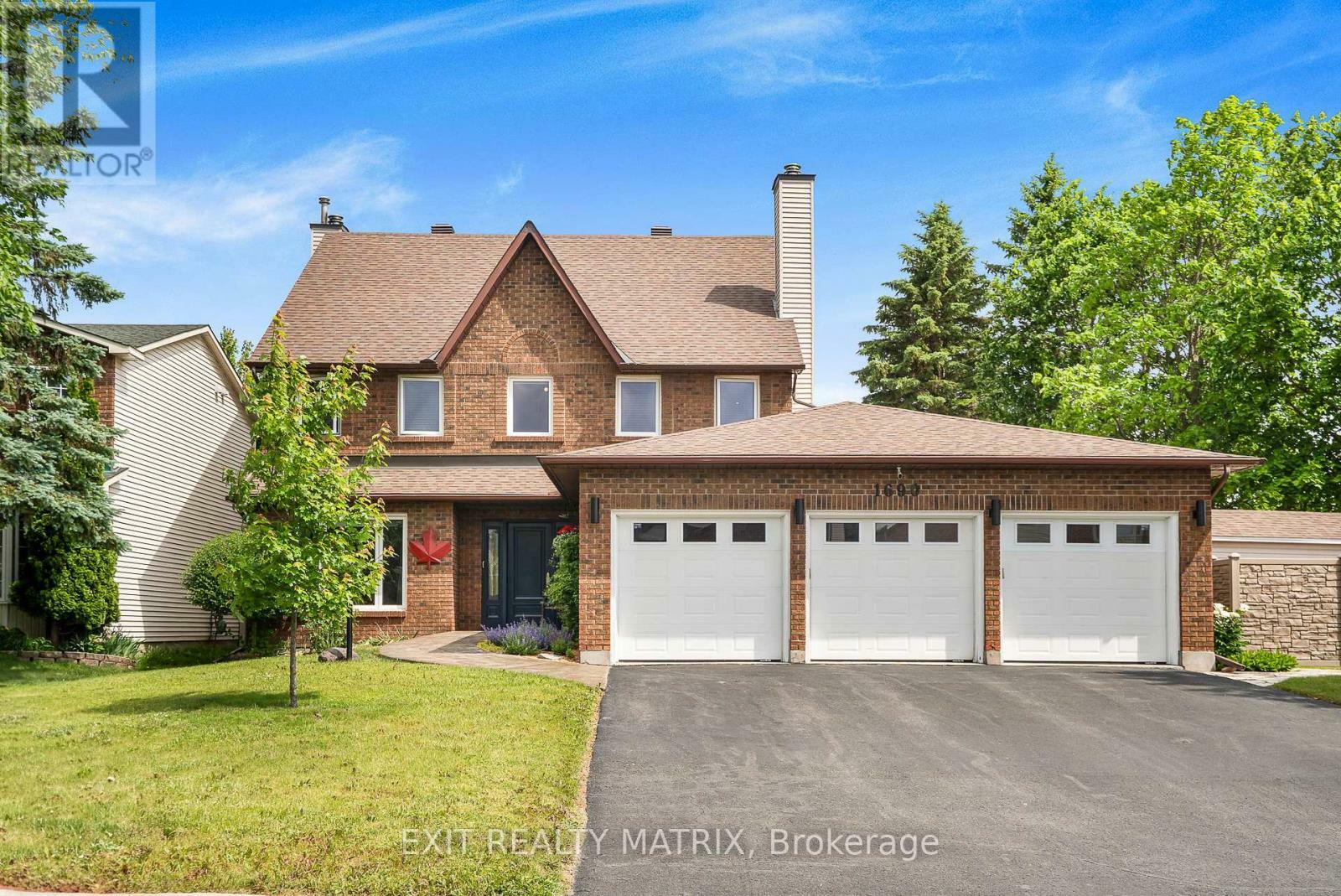 1690 Caminiti Crescent  Ottawa ON K4A 1L6 photo