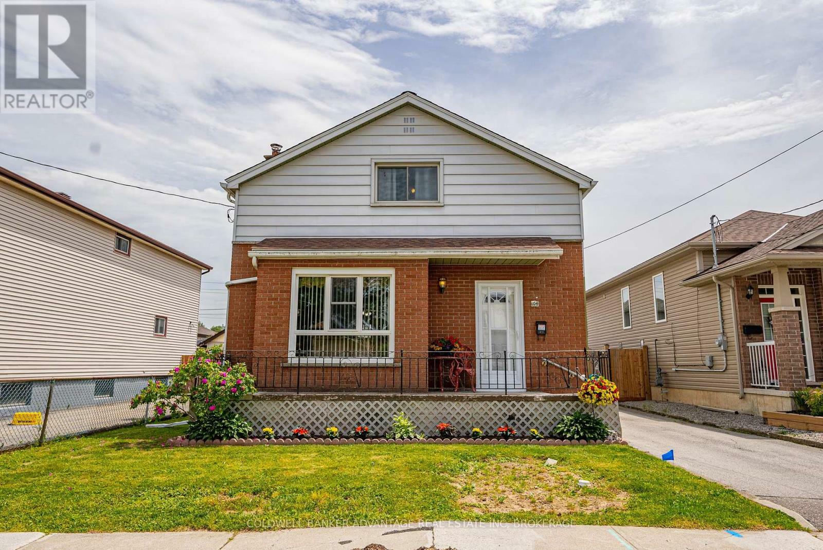 Photo de la propriété:  104 Wallace Avenue South  ON L3B 1R5 