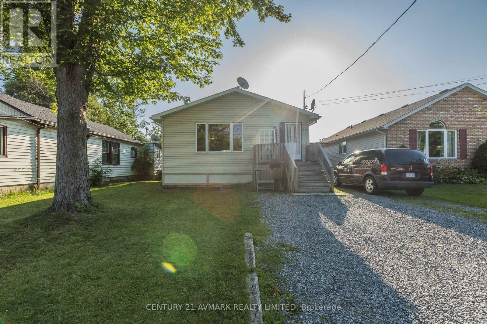 Property Photo: 29 Lillian Street ON L2A 5M1