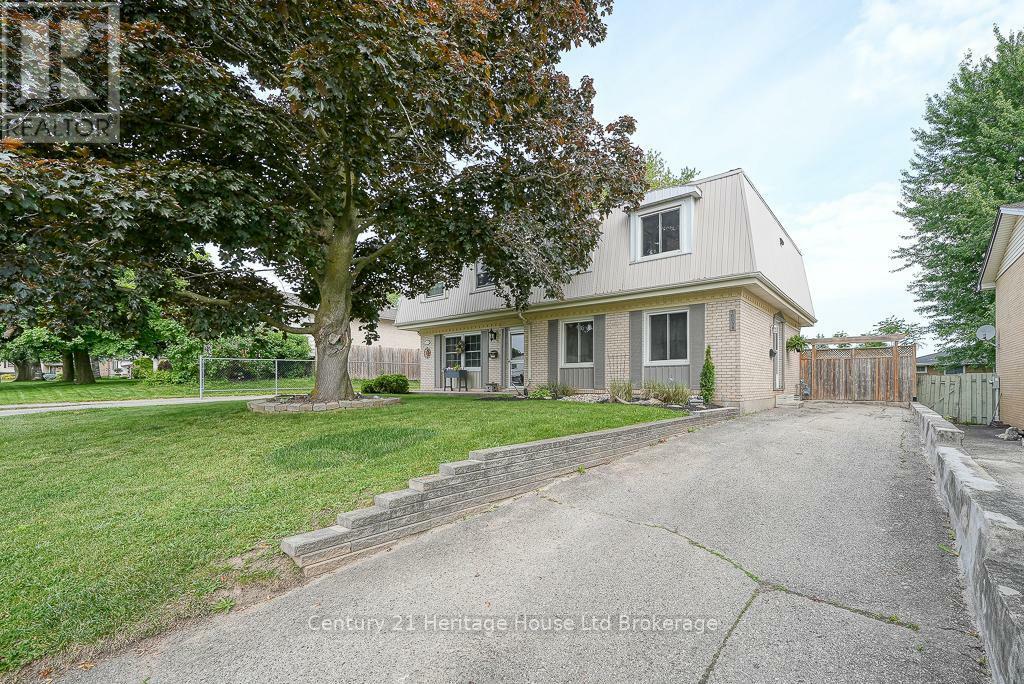 1003 B Nesbitt Crescent  Woodstock (Woodstock - North) ON N4S 7N9 photo
