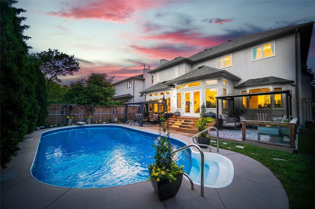 Property Photo: 40 Gnapp Cove MB R3R 3V8