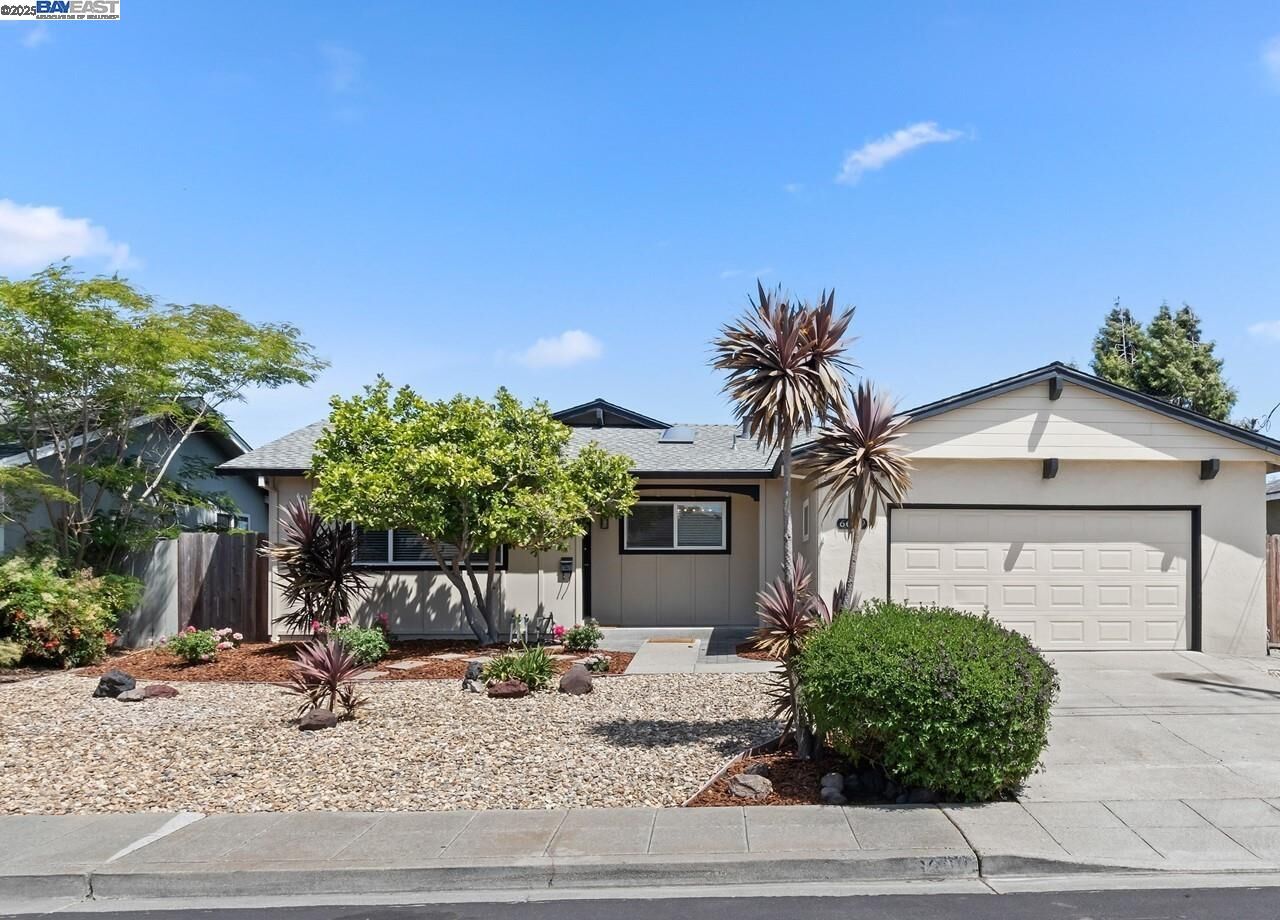 Property Photo: 6609 Spruce Ln CA 94568