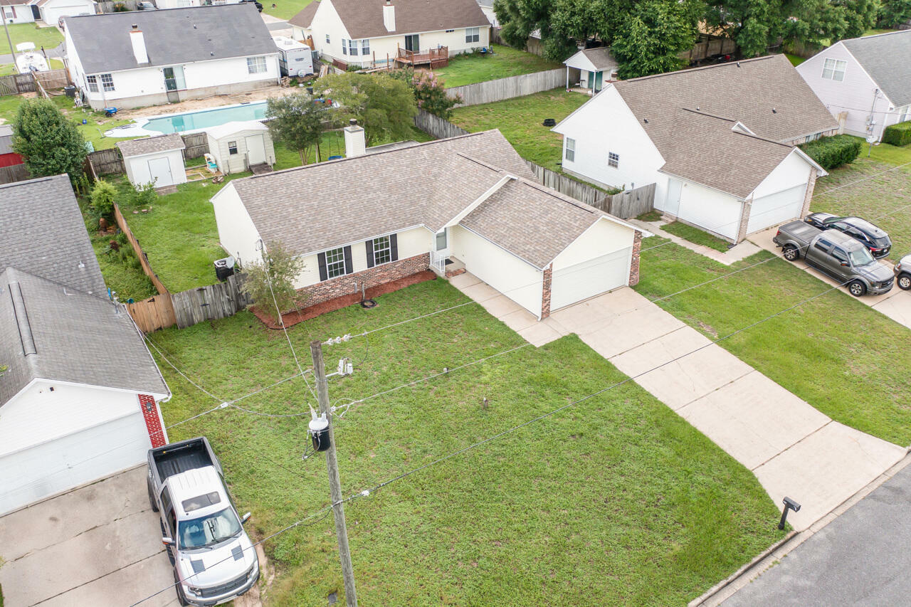 Property Photo: 121 Trenton Avenue FL 32539