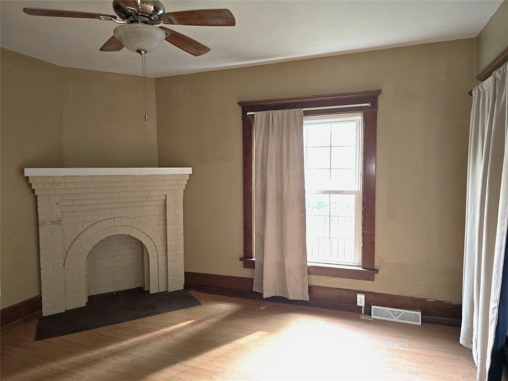 Property Photo: 1051-1053 W 9th Street PA 16502