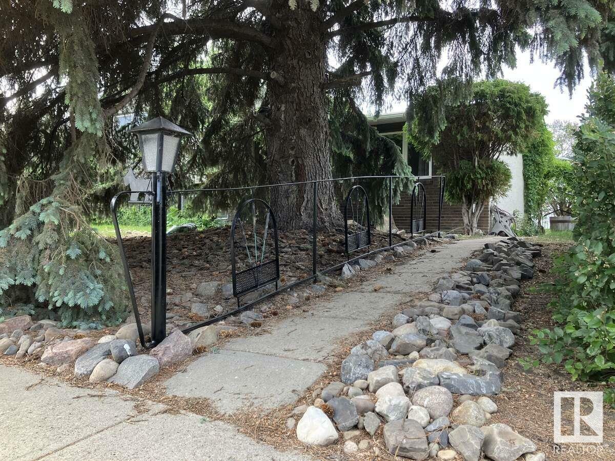 Property Photo: 15212 86 Avenue NW AB T5R 4C3