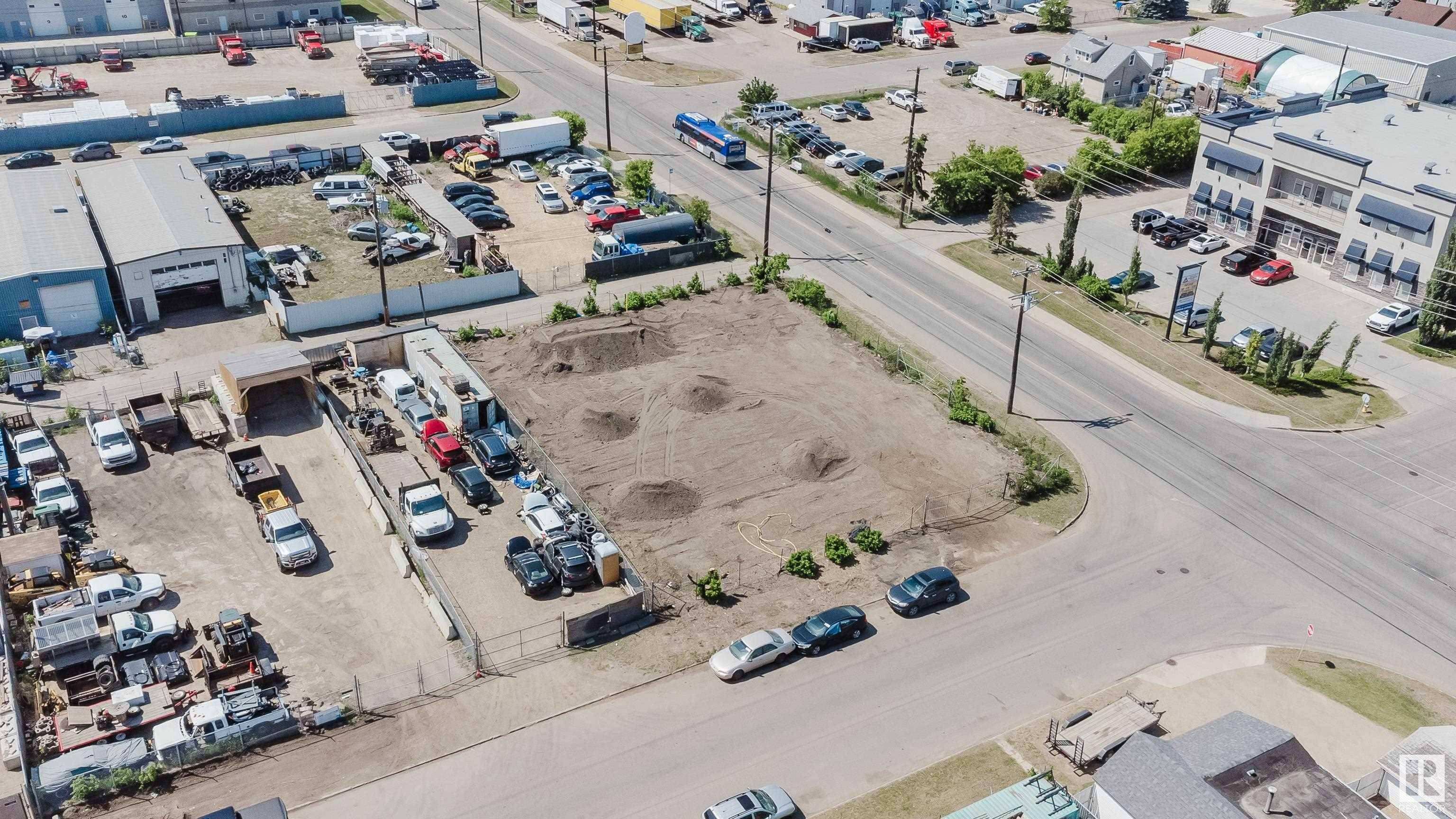 Property Photo:  5405 129 Avenue NW  AB T5A 0A3 