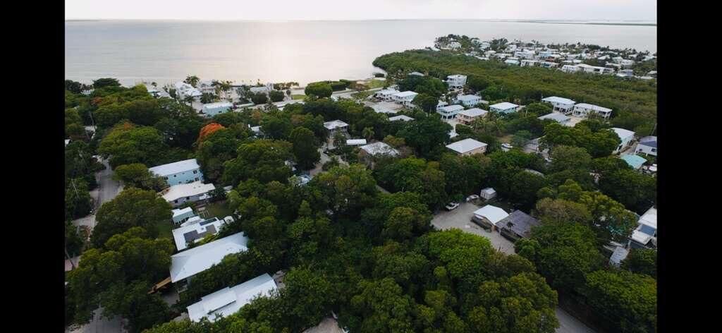 Property Photo: 31 Dolphin Road FL 33037