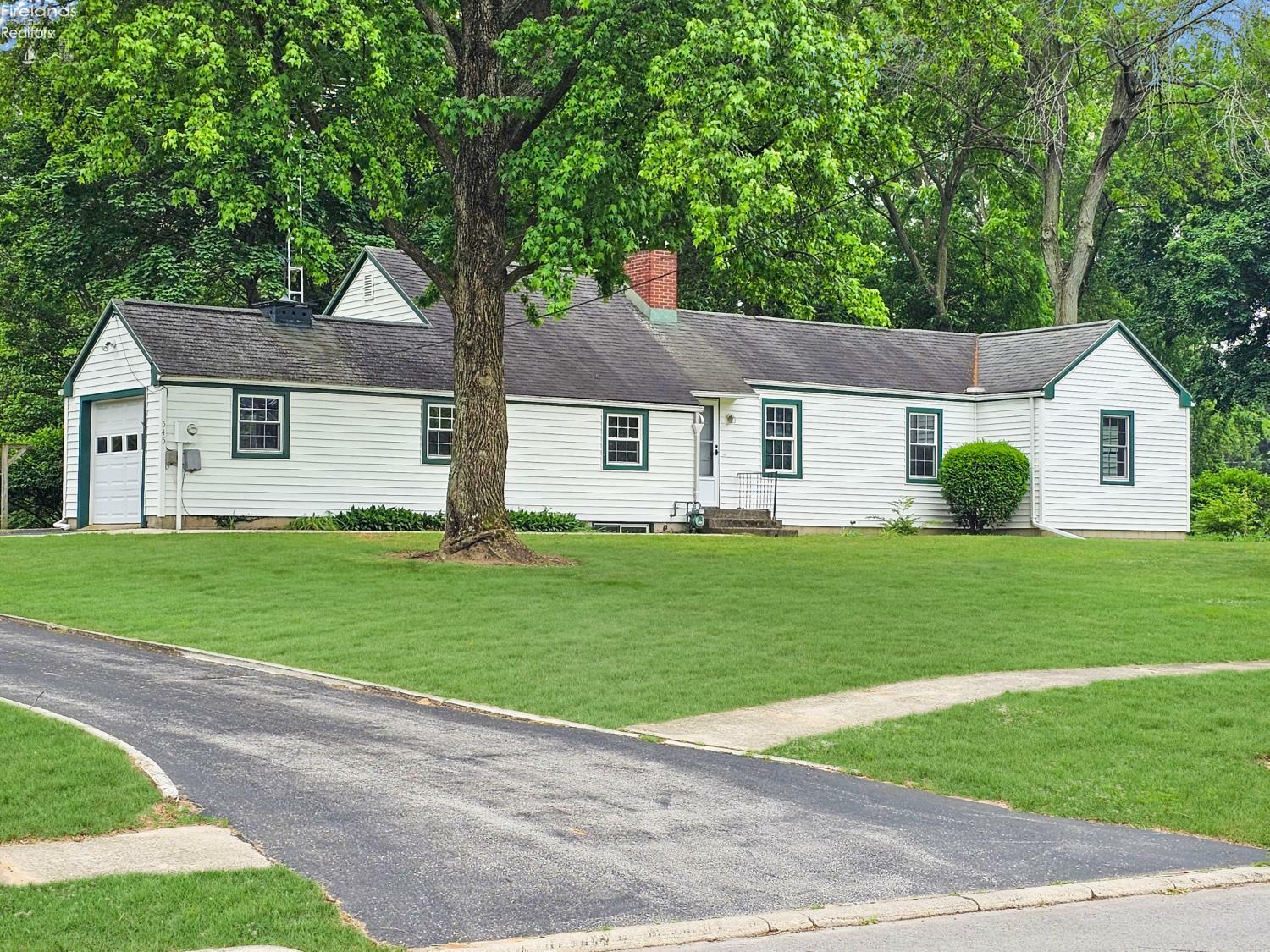 Property Photo: 545 Mulberry Street OH 43410