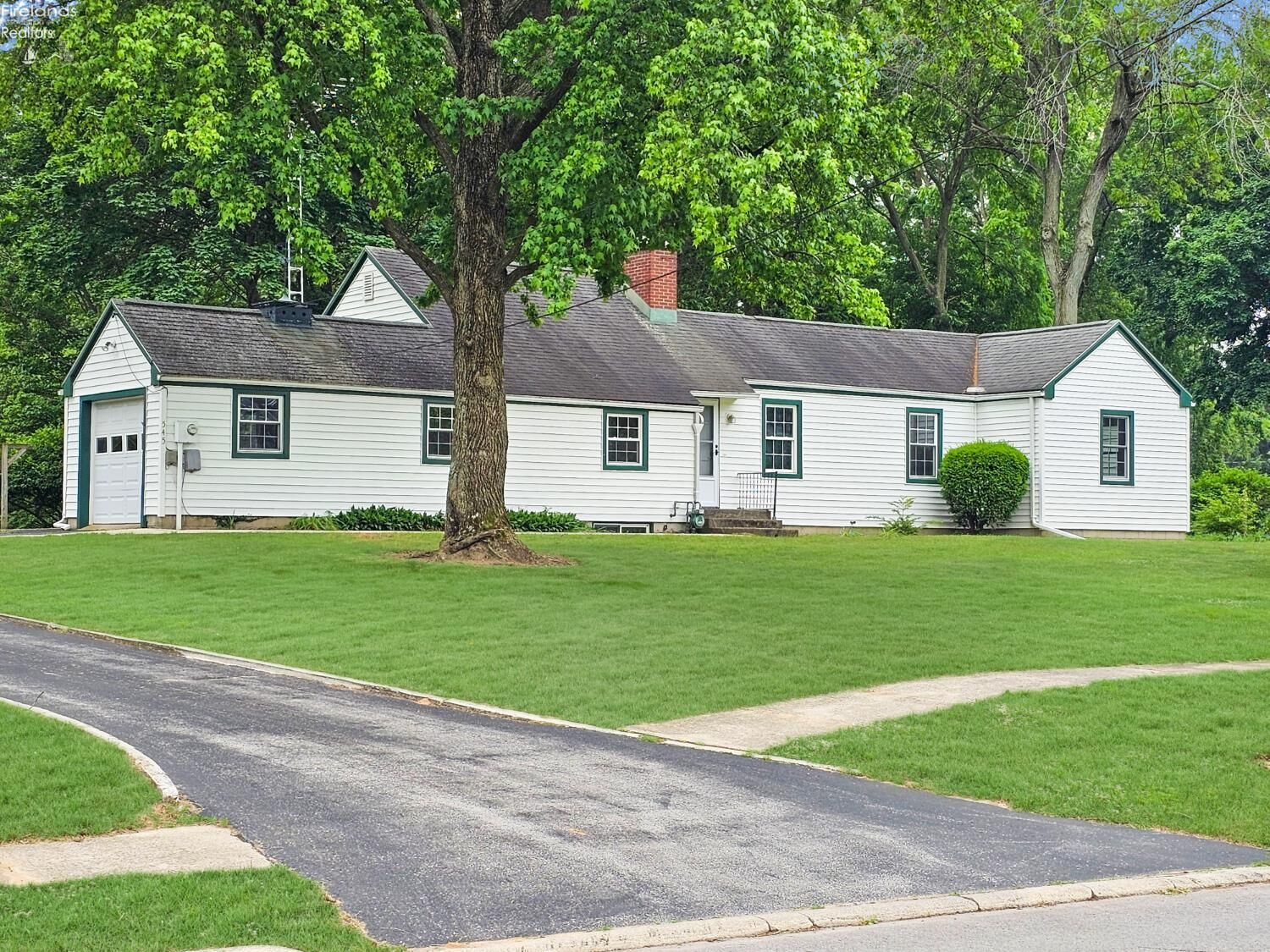 Property Photo: 545 Mulberry Street OH 43410