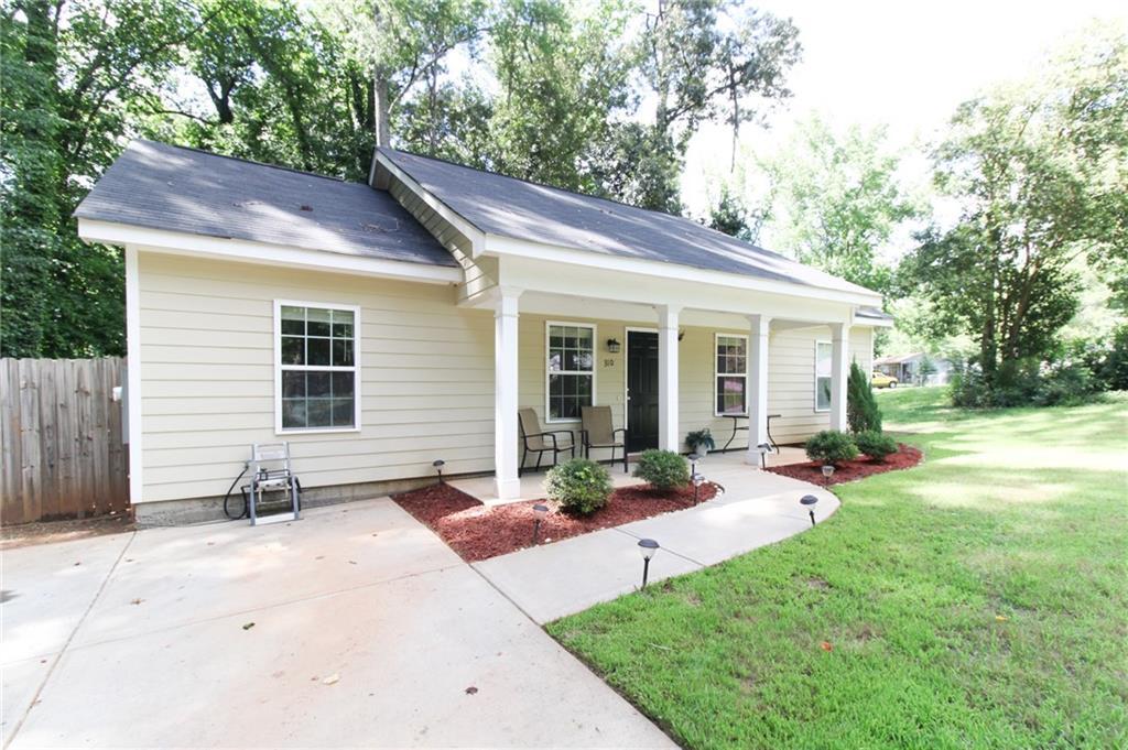 Property Photo: 310 Marlborough Downs Road GA 30606