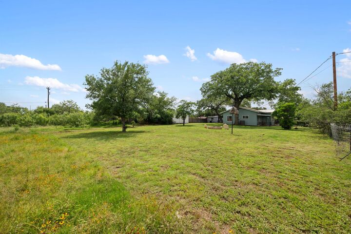 Property Photo: 1418 Kingshill Drive TX 78654