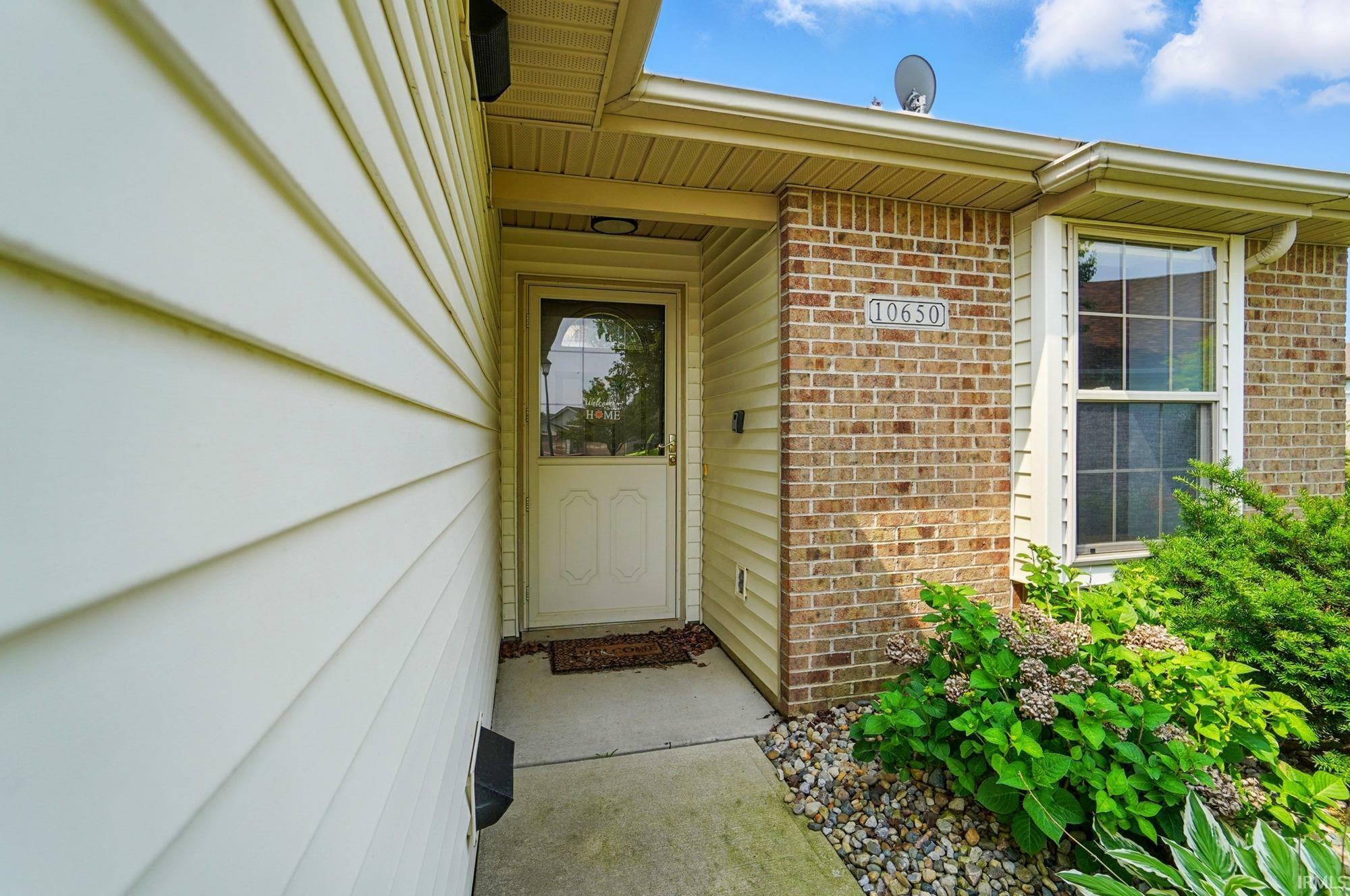 Property Photo: 10650 Bookcliff Cove IN 46774