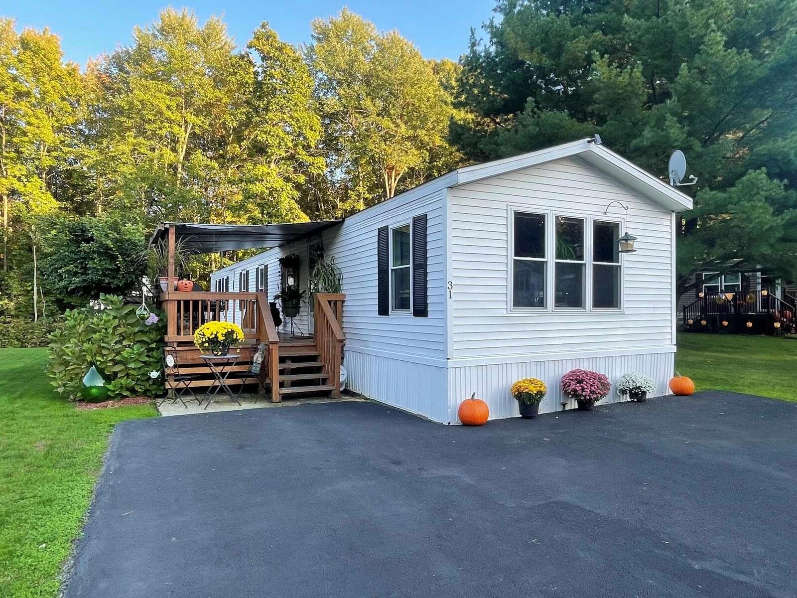 Property Photo:  31 Walnut Park Lane  NY 12547 